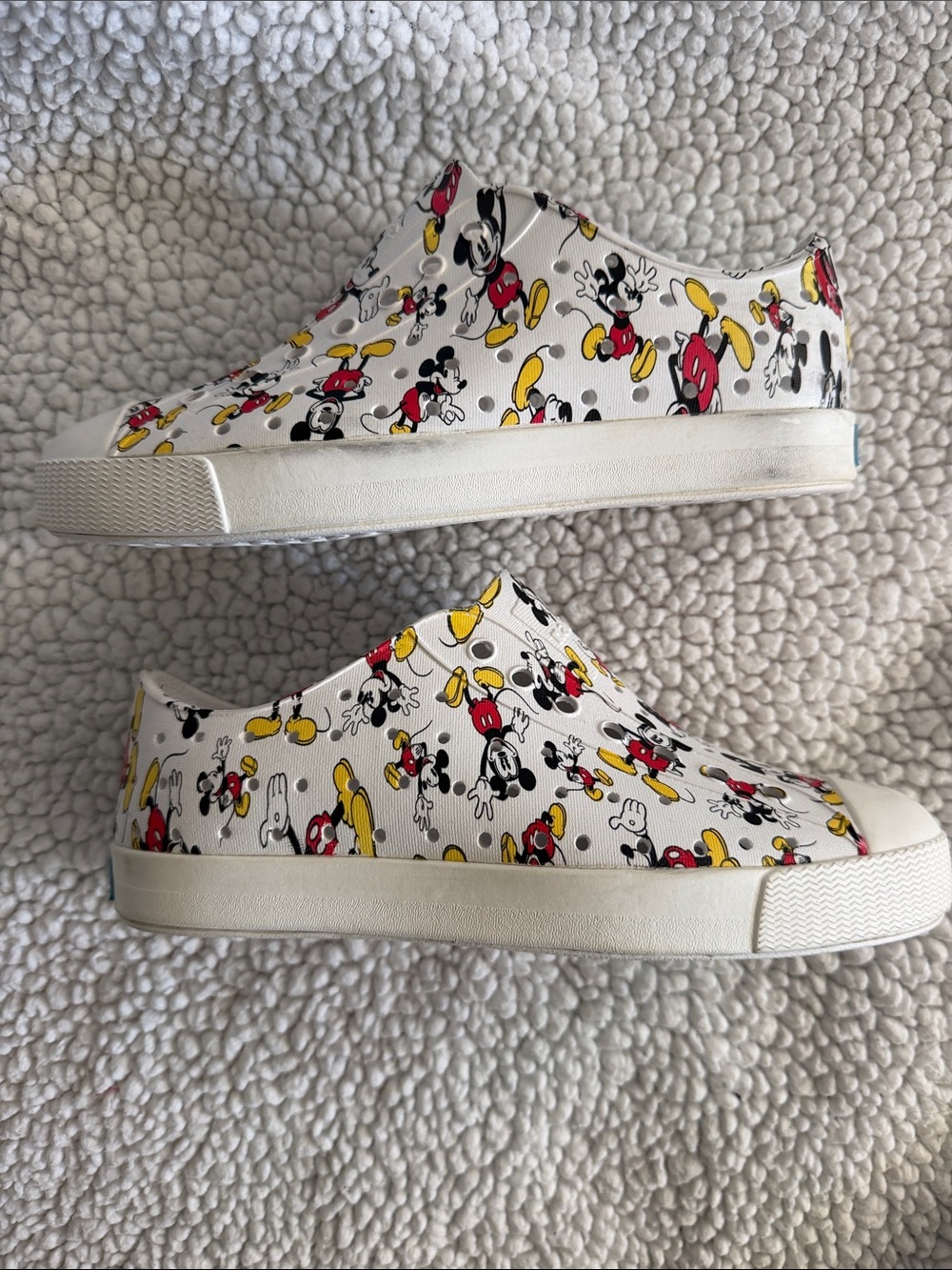 Native kids size 2 Disney slip on sneakers